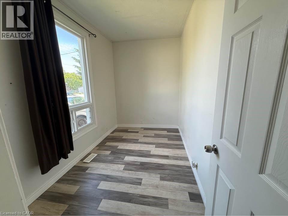 3-bedroom home for sale at 104 QUEEN STREET NORTH Street, Simcoe ON · photo 6 of 14