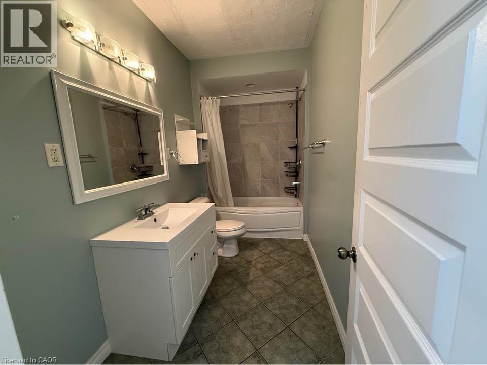 3-bedroom home for sale at 104 QUEEN STREET NORTH Street, Simcoe ON · photo 8 of 14