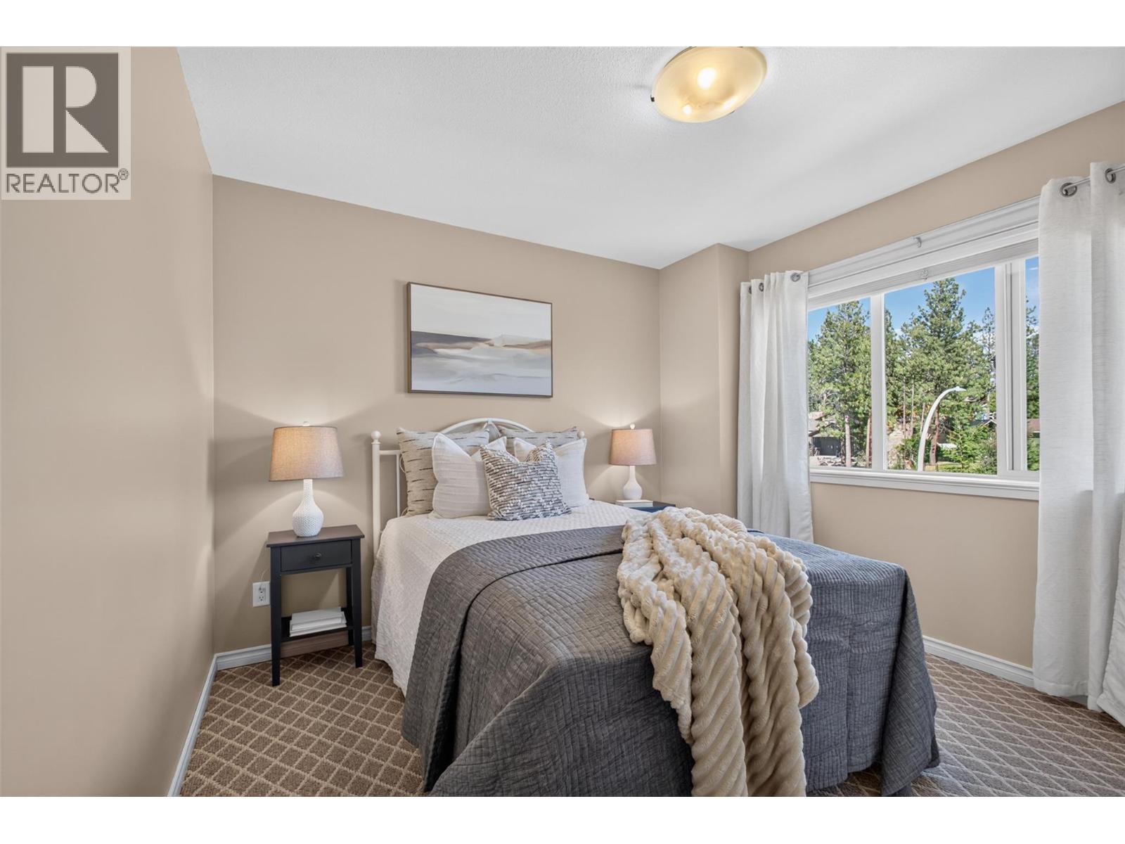 5 1798 Olympus Way, West Kelowna