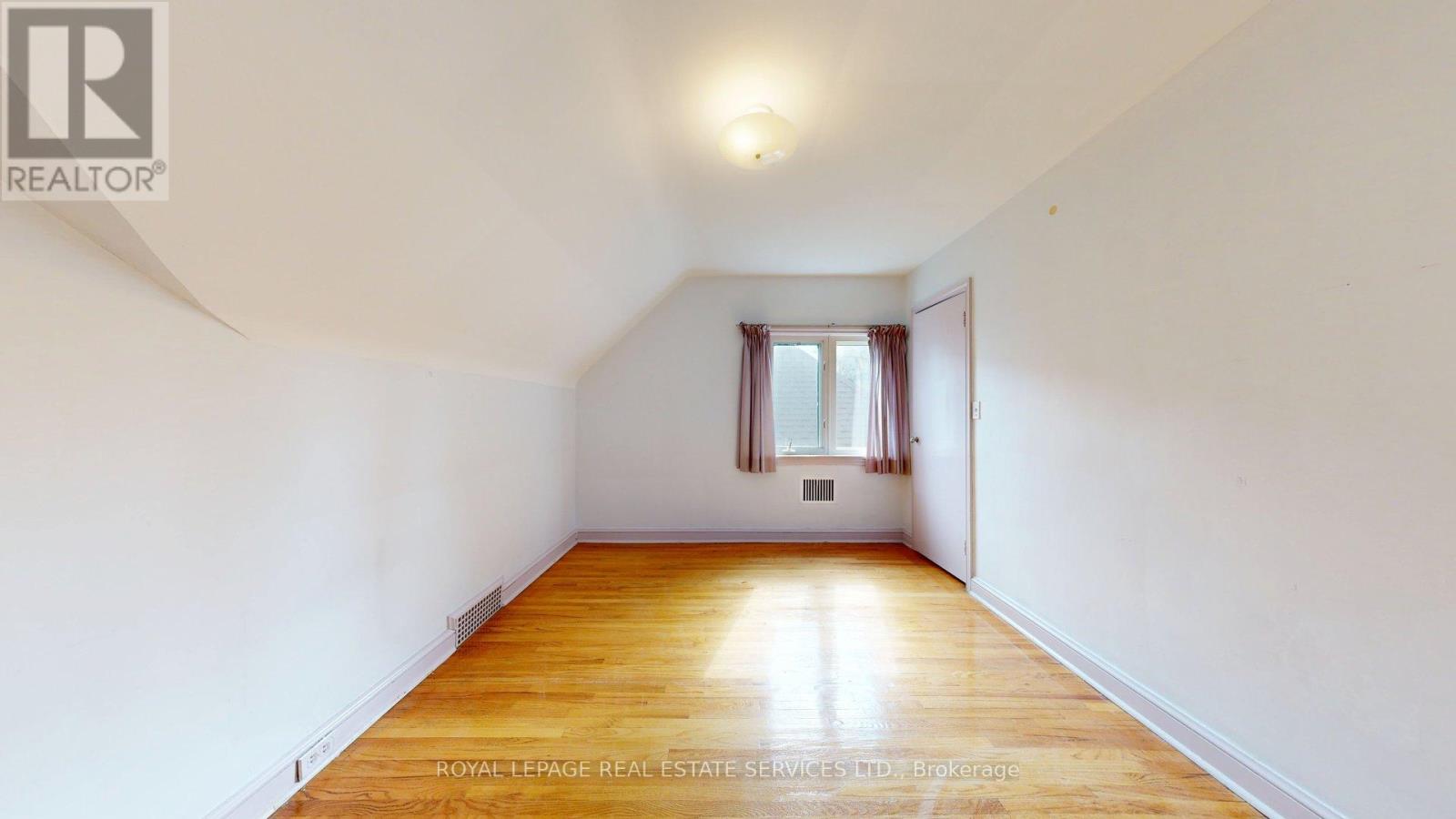 31 BURNHAMTHORPE PARK BOULEVARD - Image 31