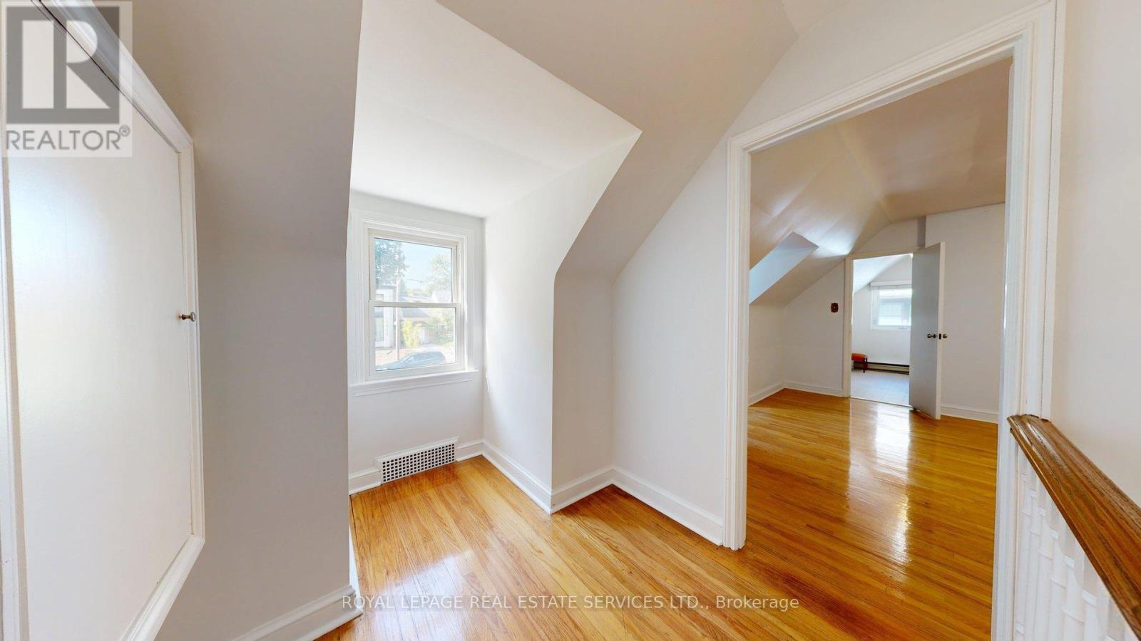 31 BURNHAMTHORPE PARK BOULEVARD - 21