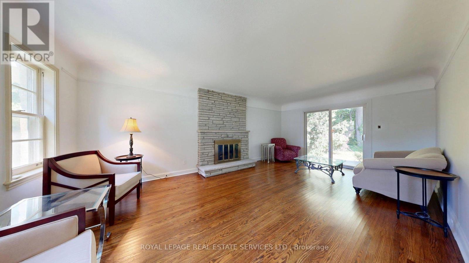 31 BURNHAMTHORPE PARK BOULEVARD - 7