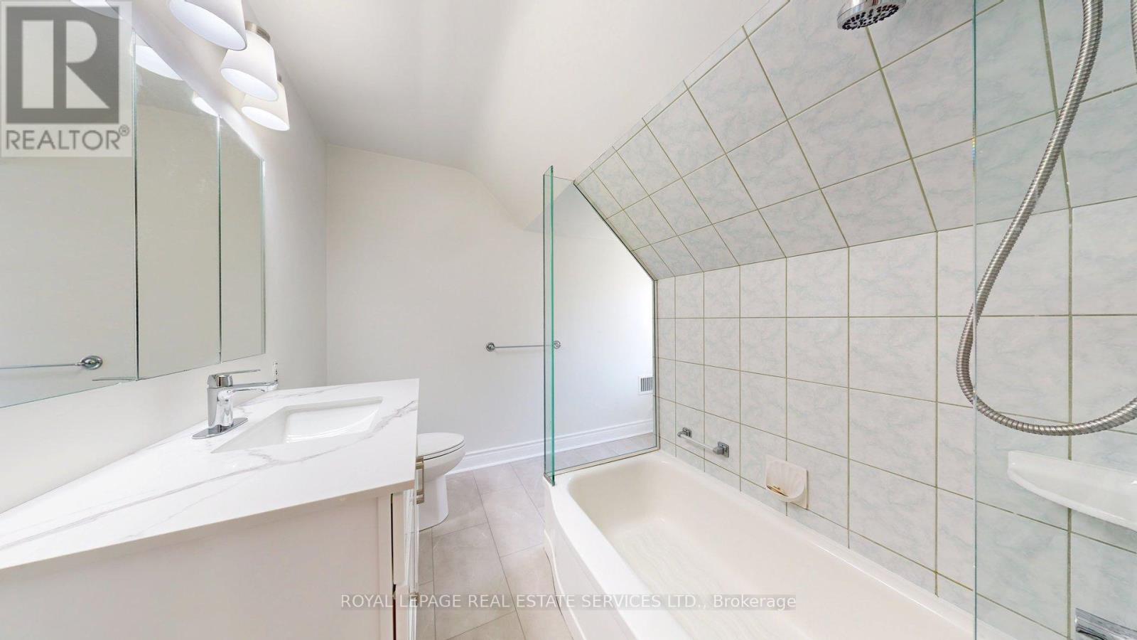 31 BURNHAMTHORPE PARK BOULEVARD - 34