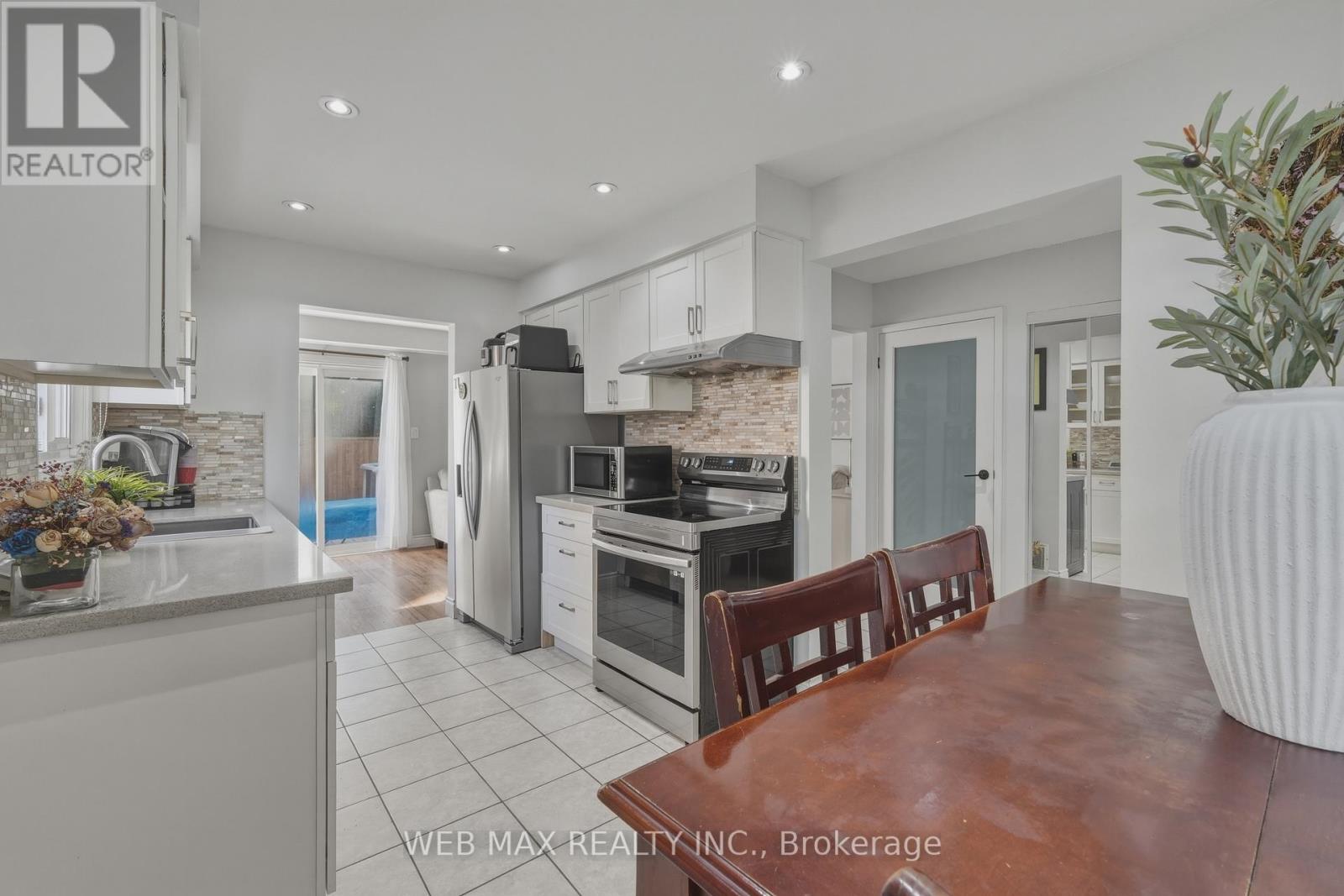 58 CASSANDER CRESCENT - 15