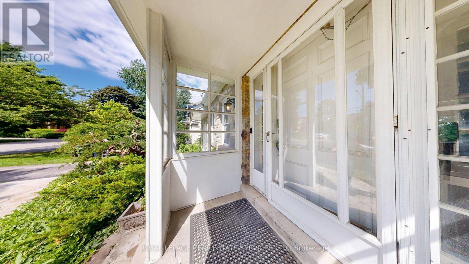 31 BURNHAMTHORPE PARK BOULEVARD - 5