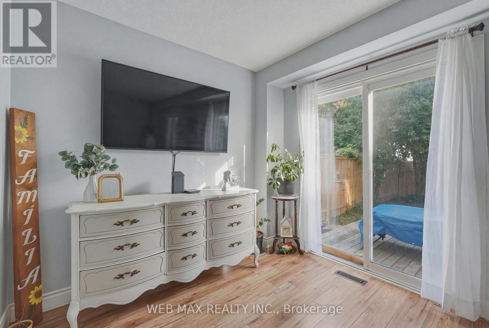 58 CASSANDER CRESCENT - 16