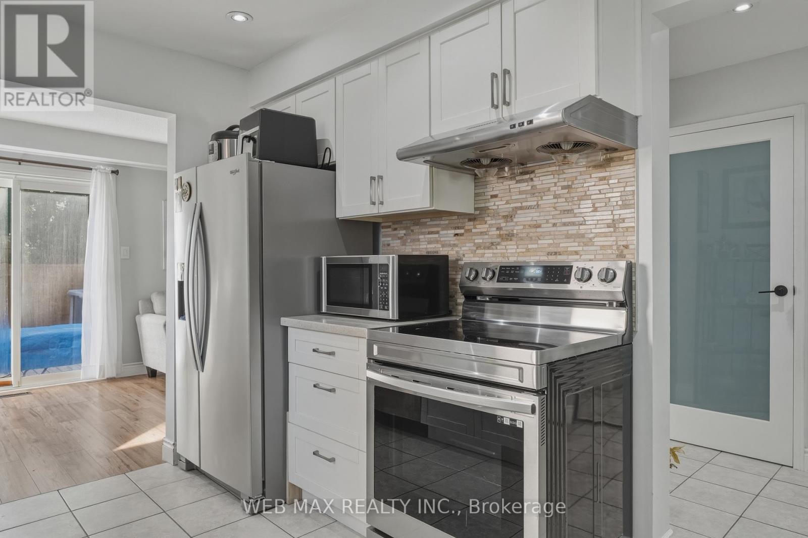58 CASSANDER CRESCENT - 10