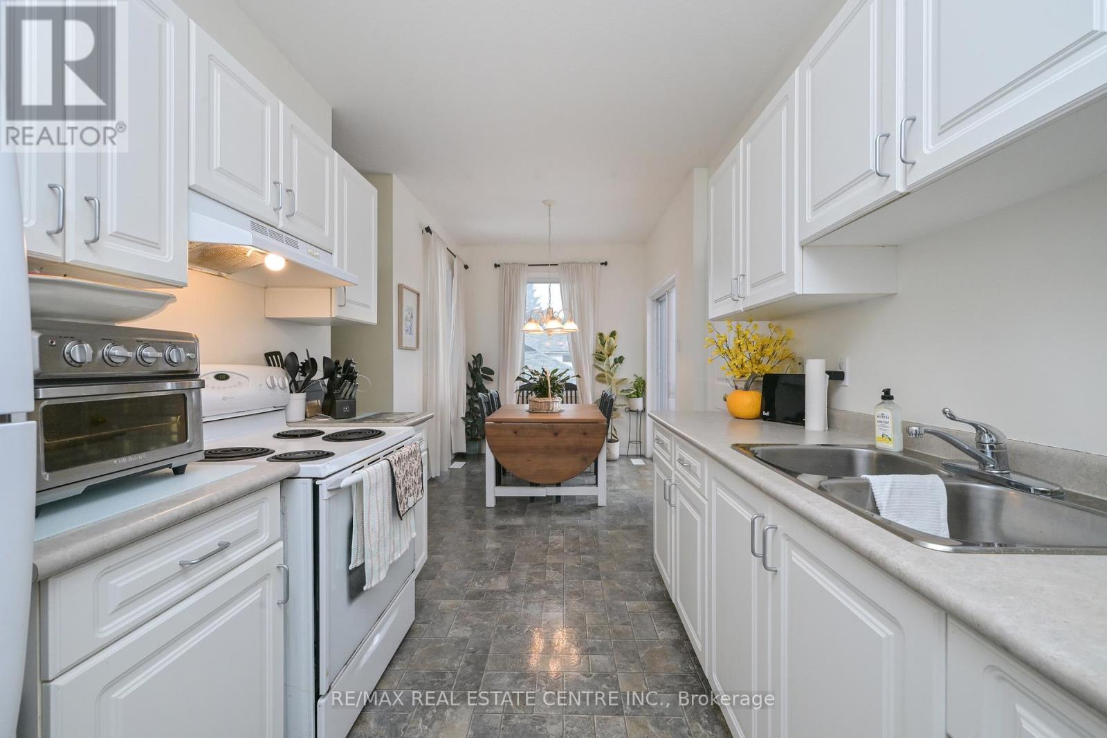 300 A BROADWAY - 11
