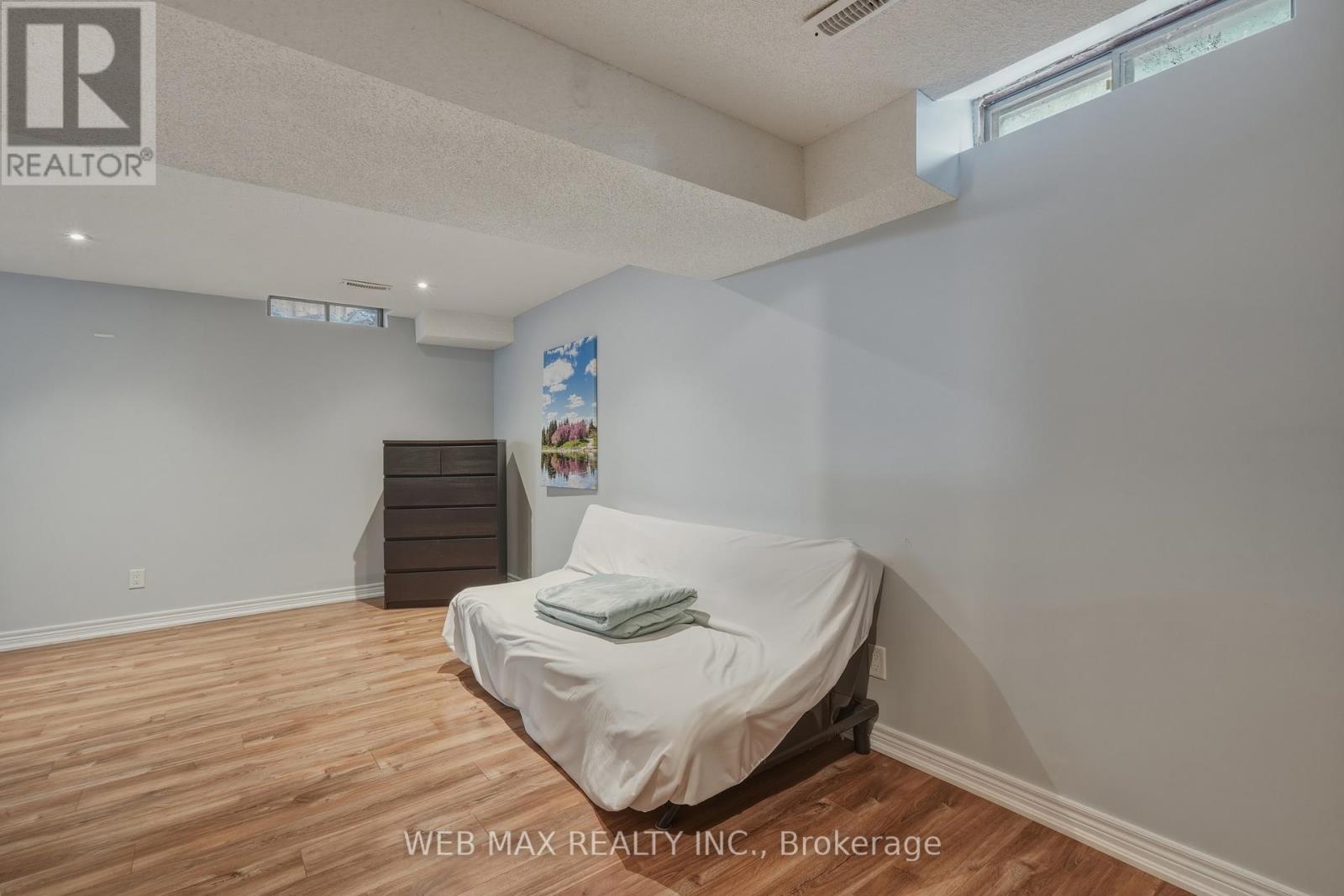 58 CASSANDER CRESCENT - 34