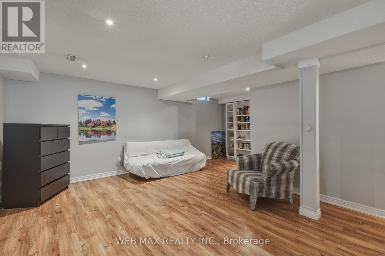 58 CASSANDER CRESCENT - 33