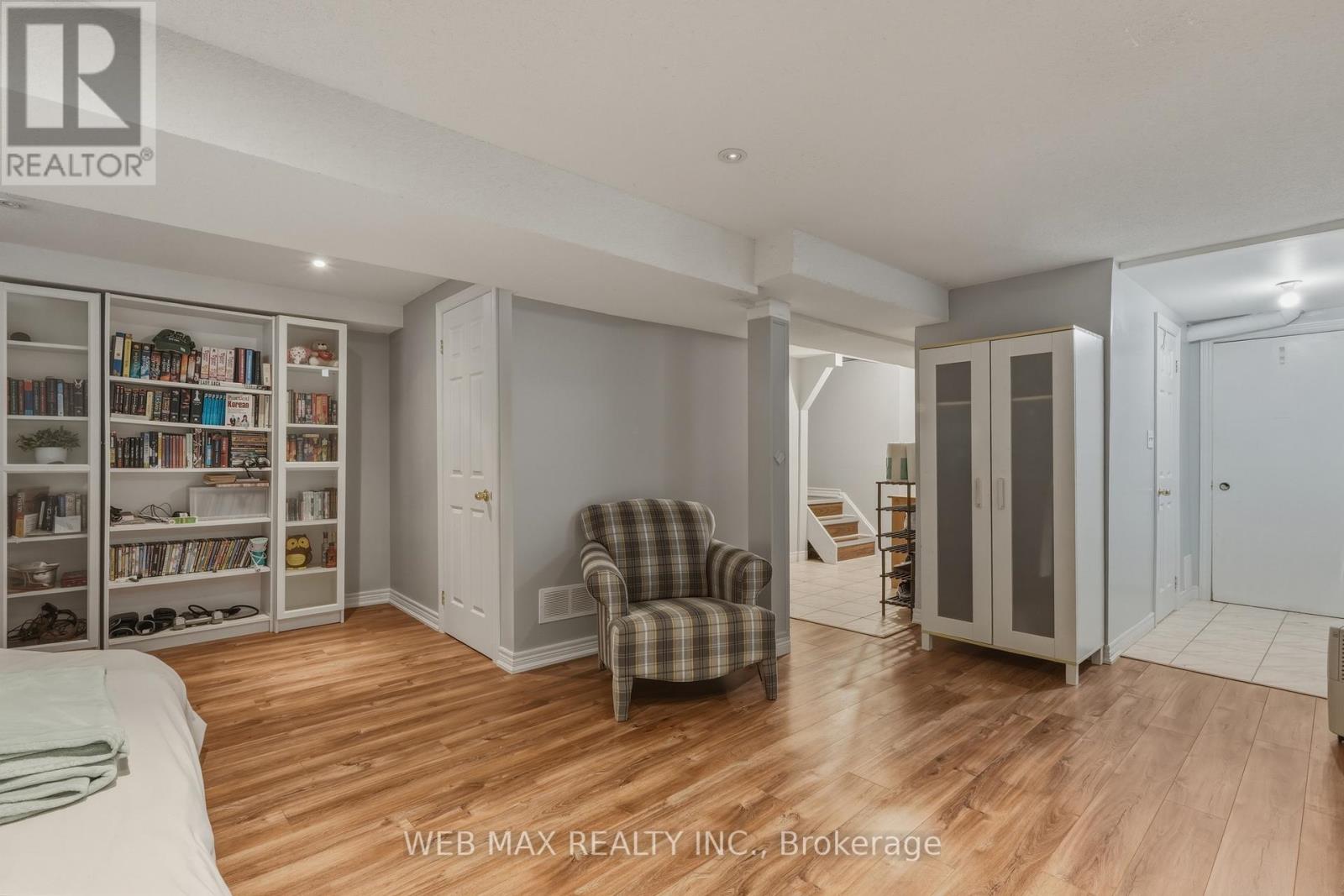 58 CASSANDER CRESCENT - 35