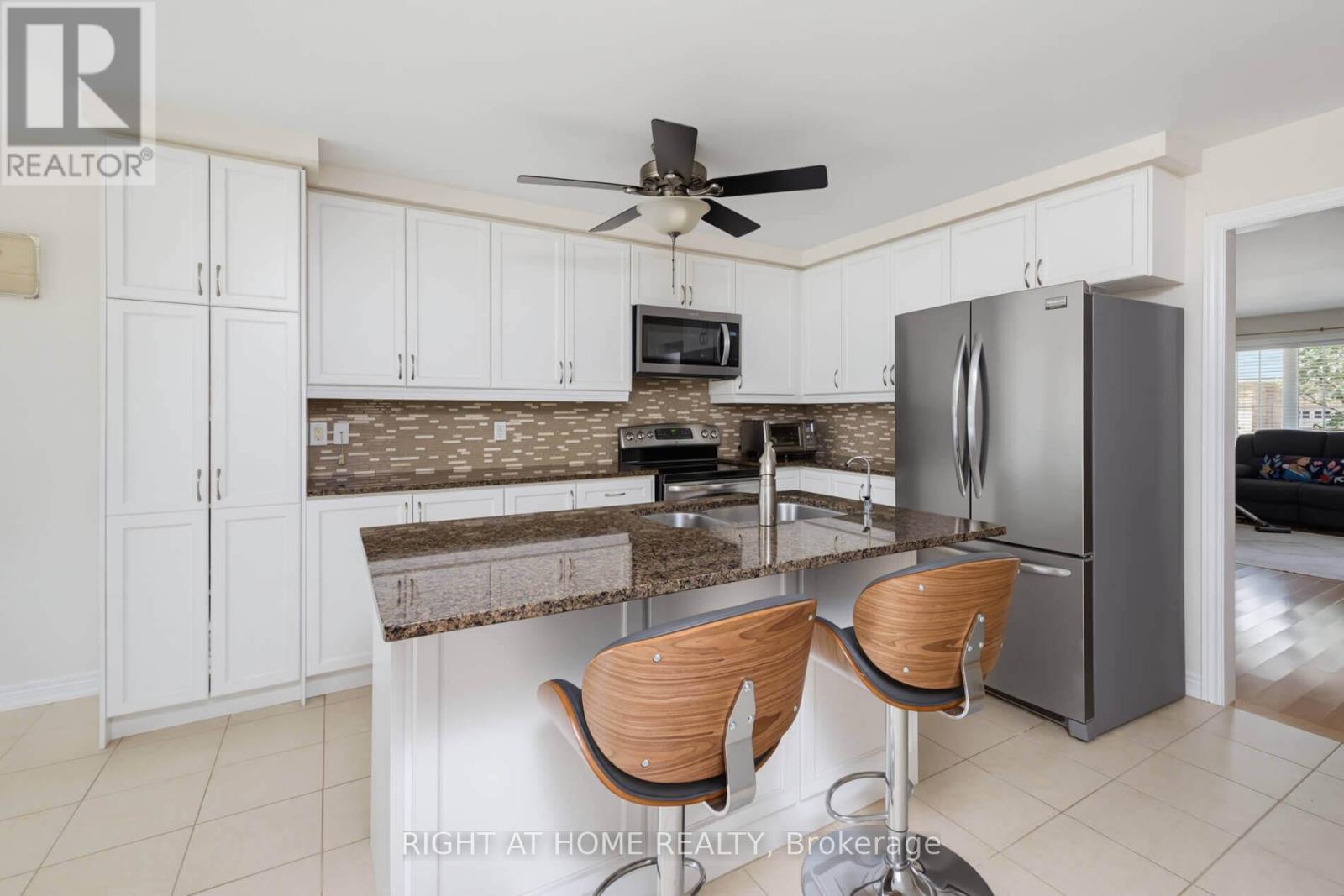39 LACORRA WAY - 11