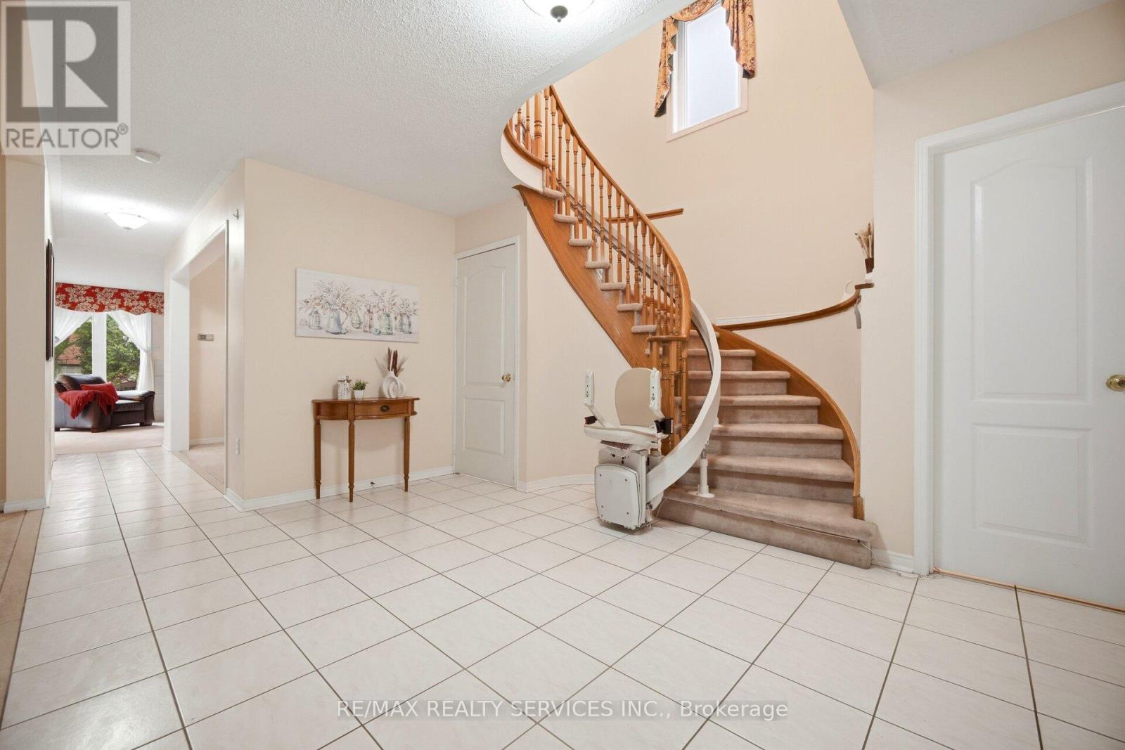 93 SECLUSION CRESCENT - 13