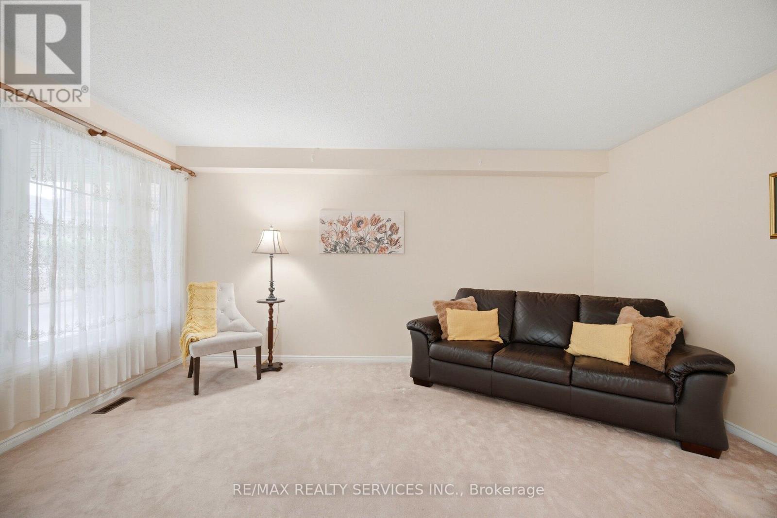 93 SECLUSION CRESCENT - 11