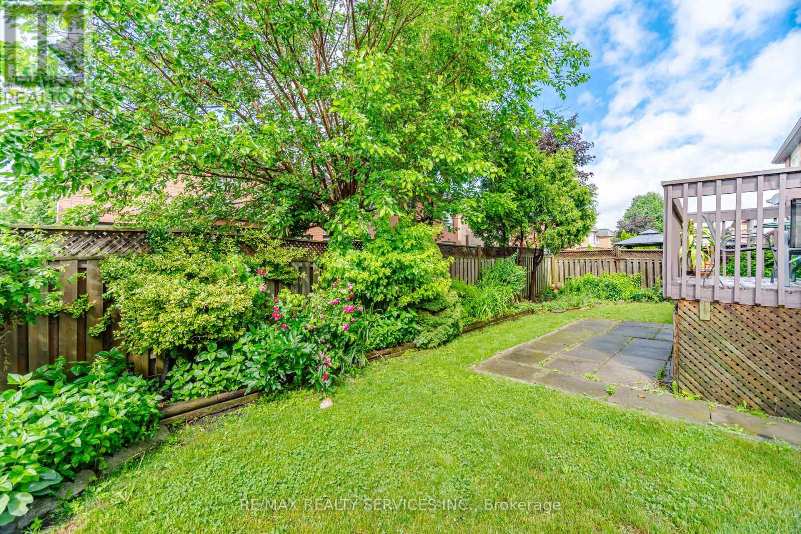 93 SECLUSION CRESCENT - 35