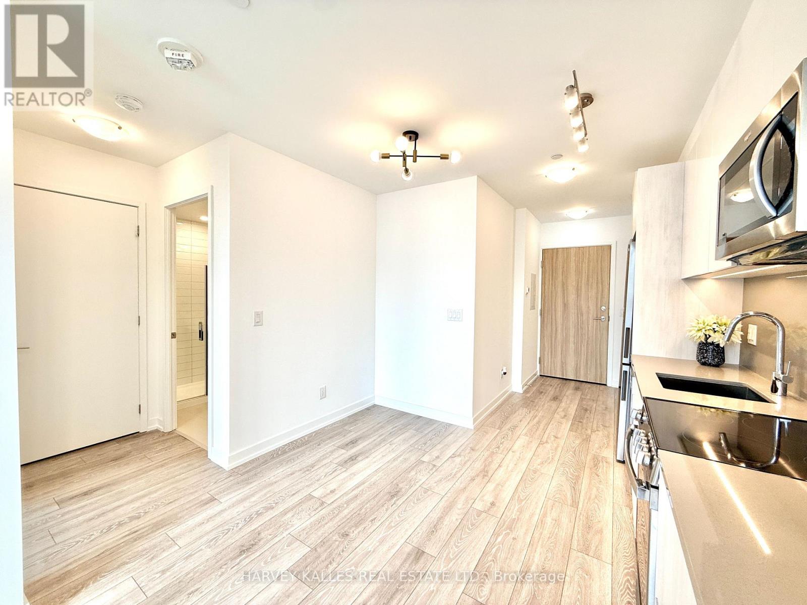 #635 3100 KEELE STREET - 6