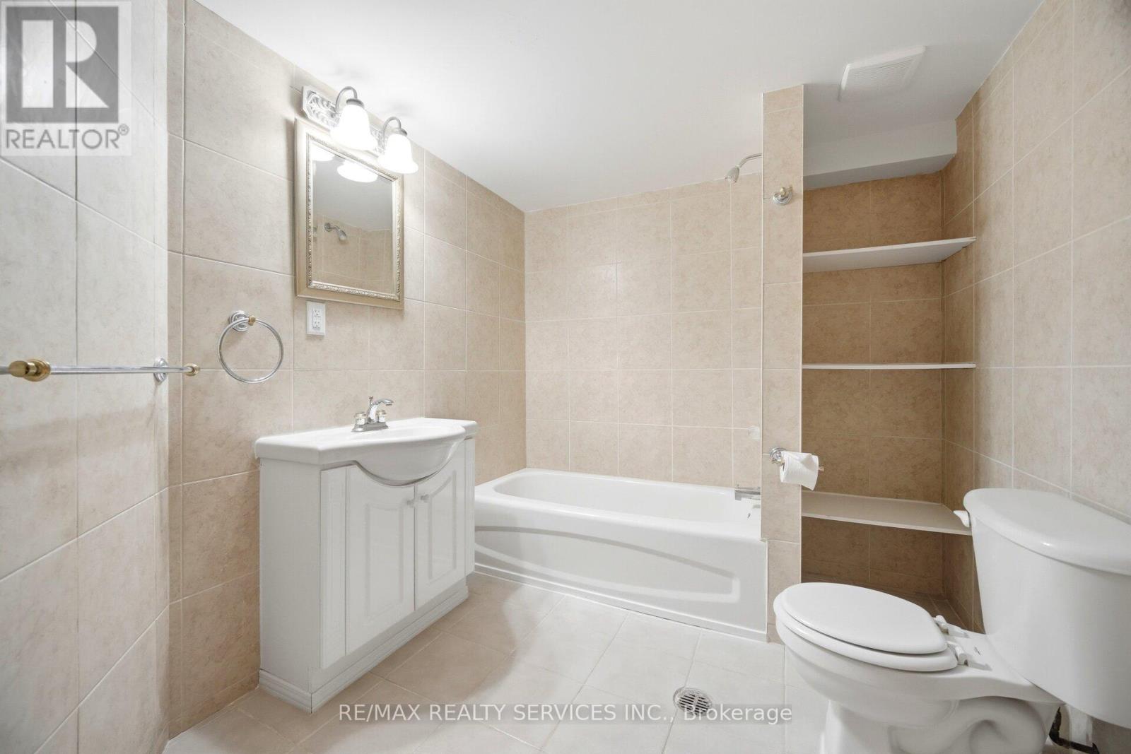 93 SECLUSION CRESCENT - 31