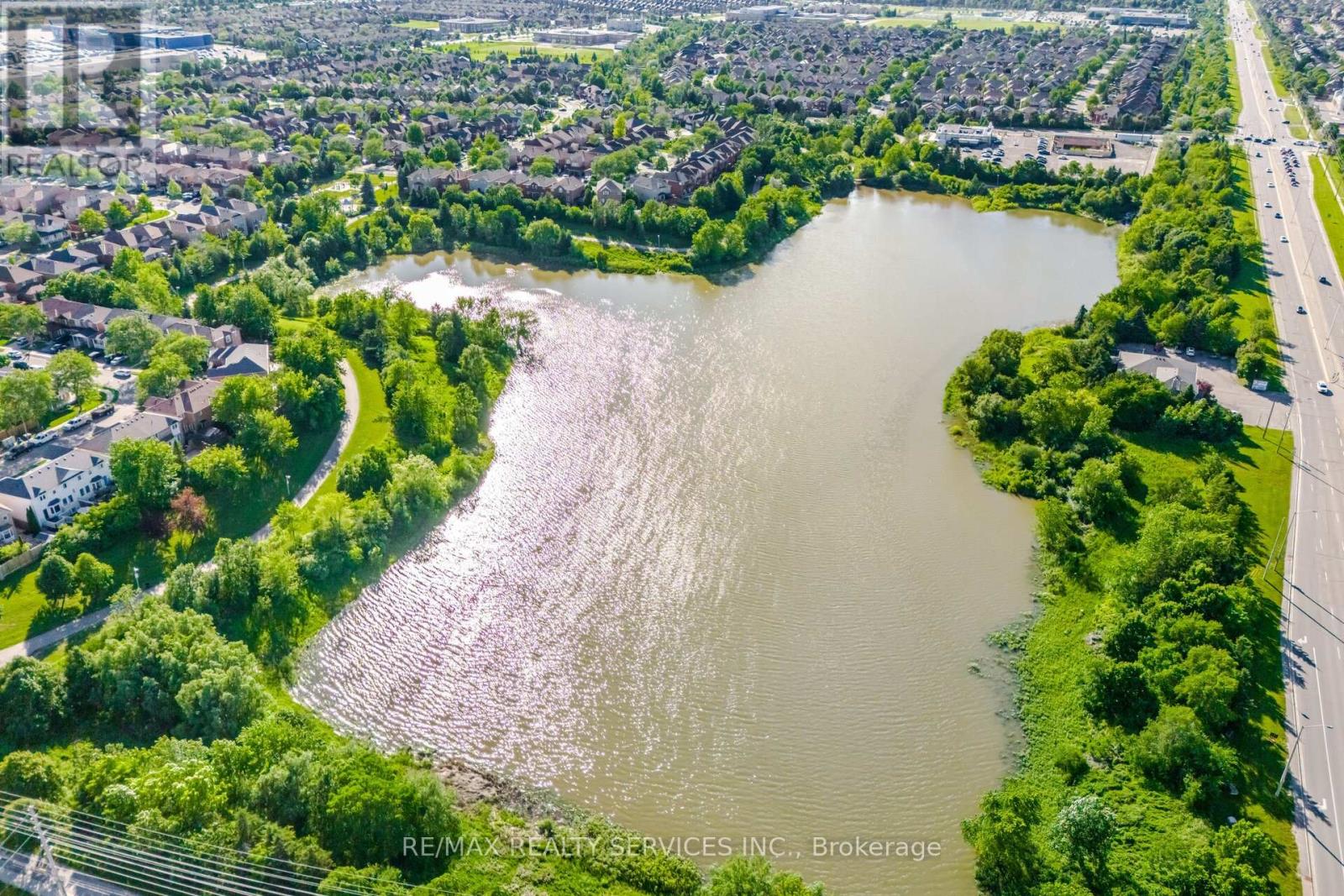93 SECLUSION CRESCENT - 40