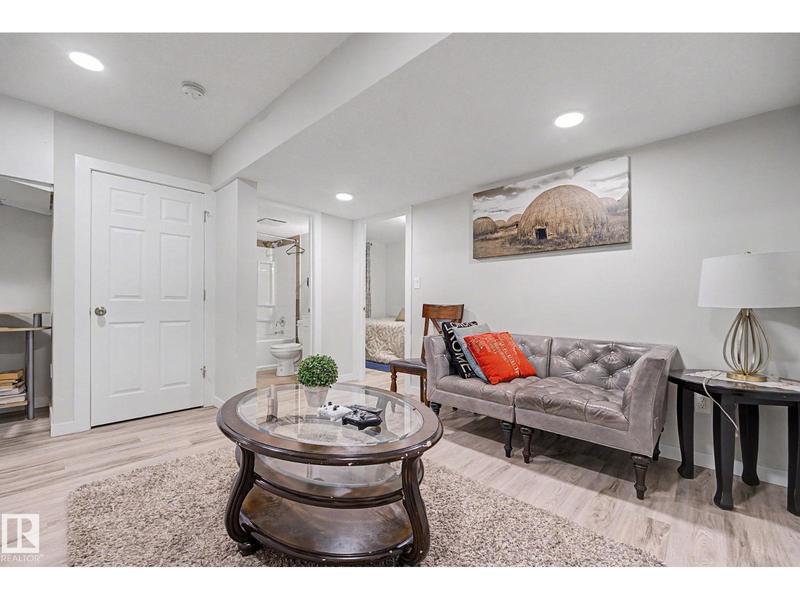 22419 80 AV NW NW - 39