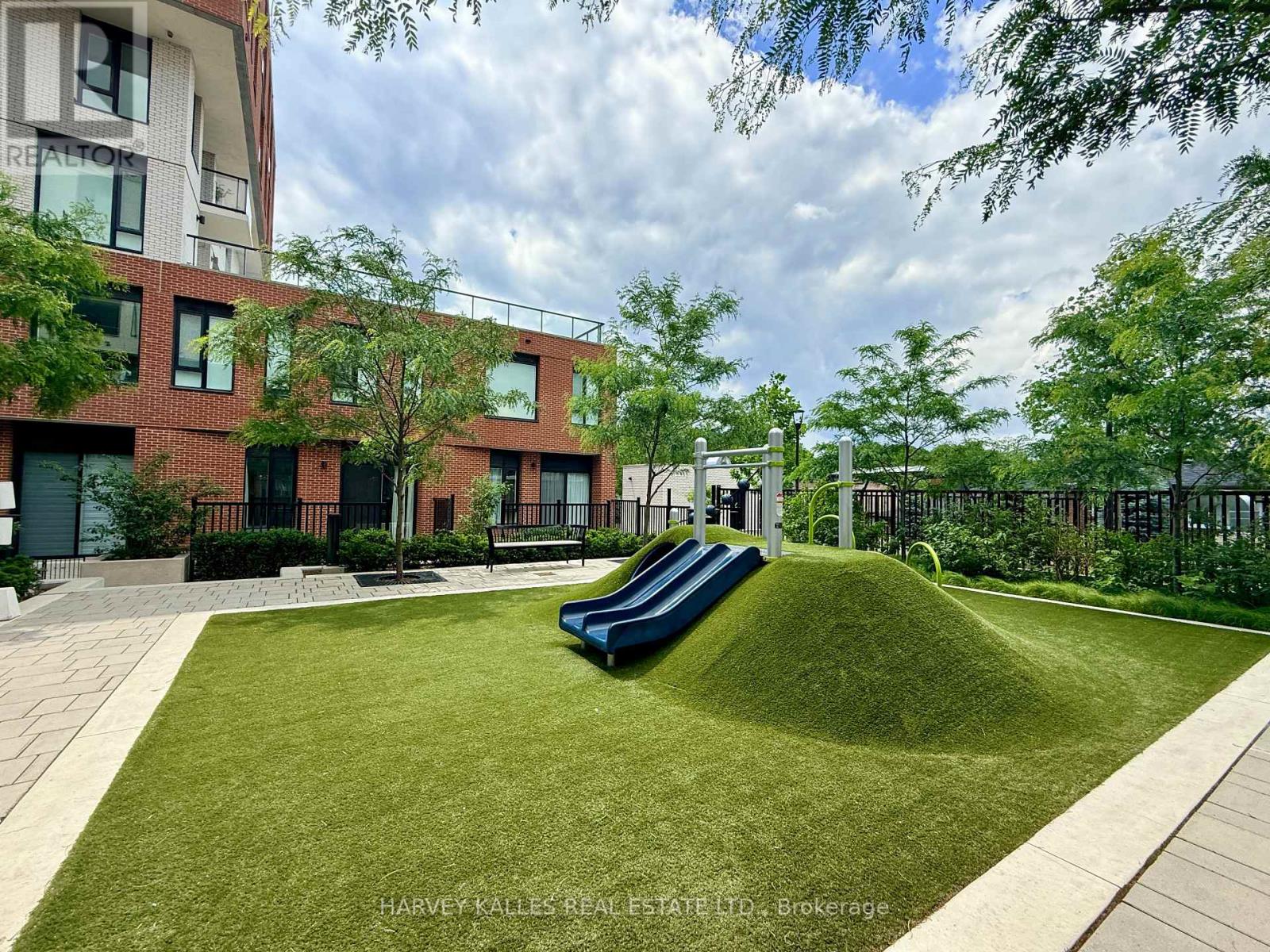#635 3100 KEELE STREET - 17