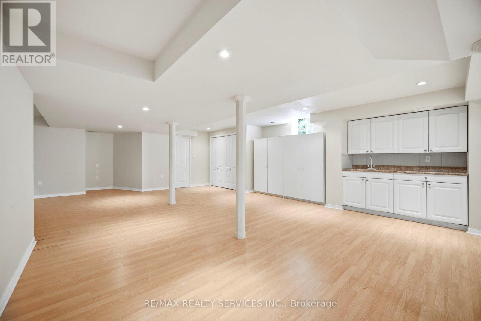 93 SECLUSION CRESCENT - 29
