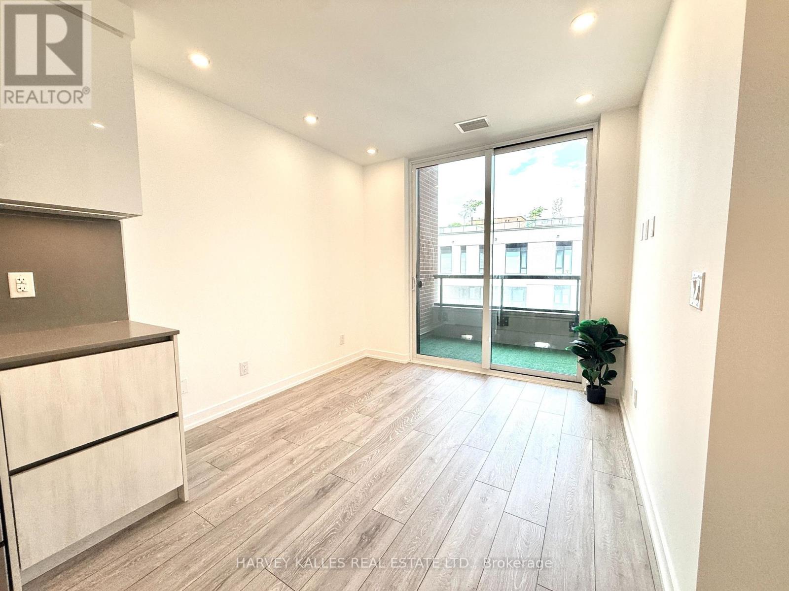 #635 3100 KEELE STREET - 9