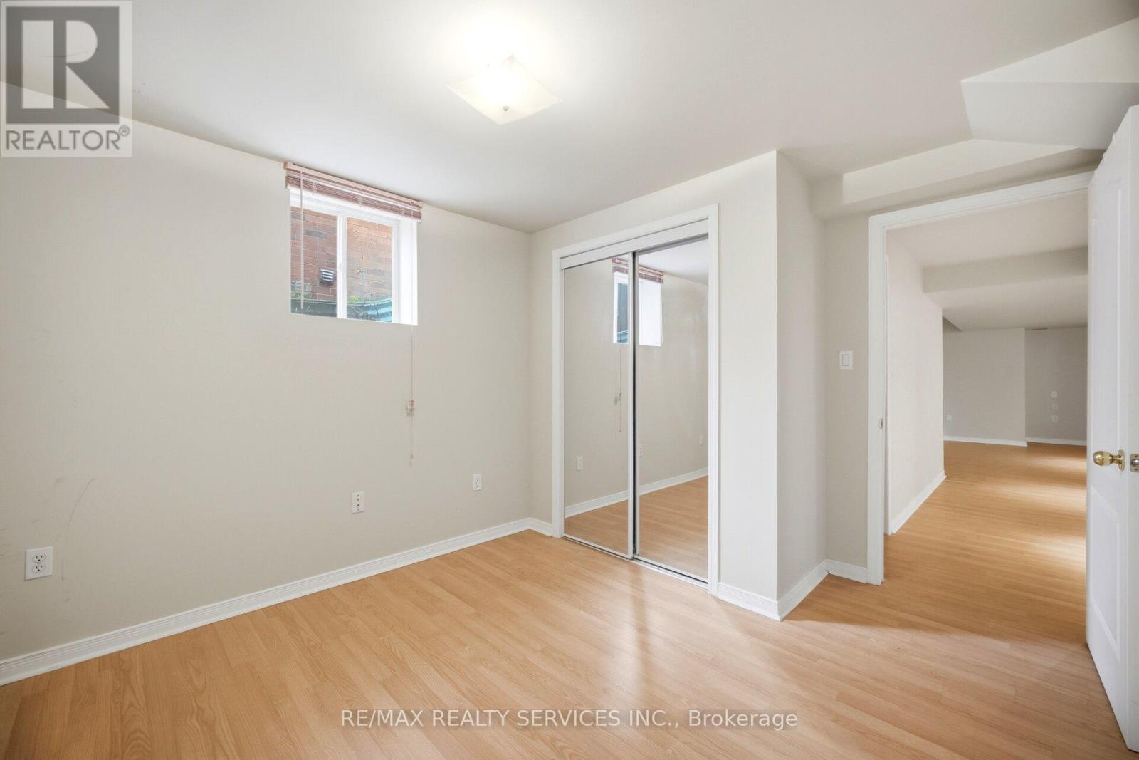 93 SECLUSION CRESCENT - 32