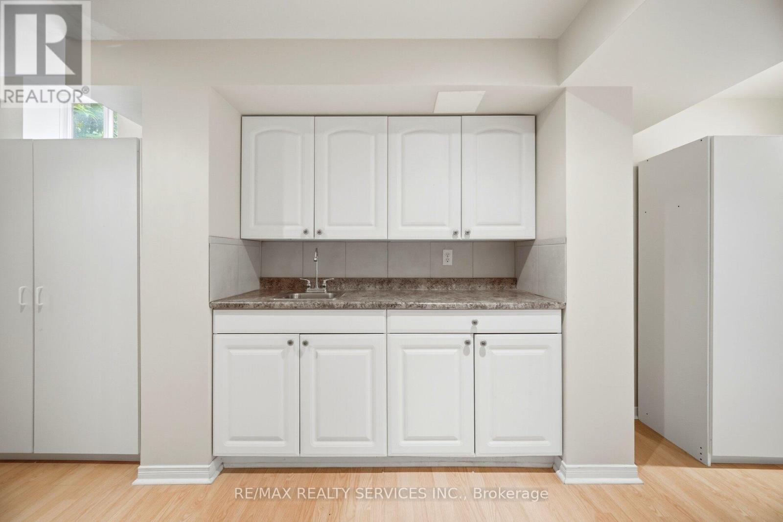 93 SECLUSION CRESCENT - 30