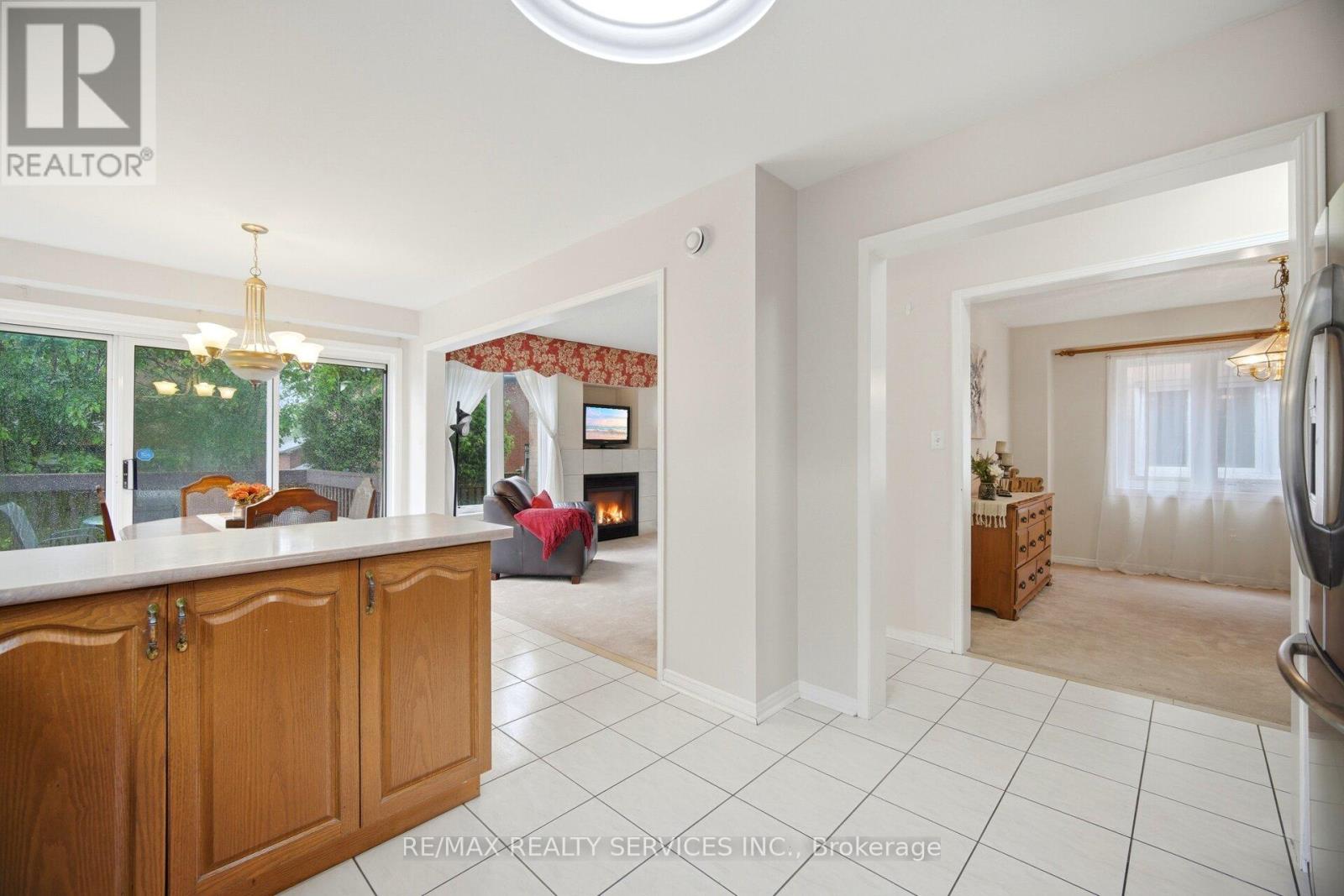 93 SECLUSION CRESCENT - 7