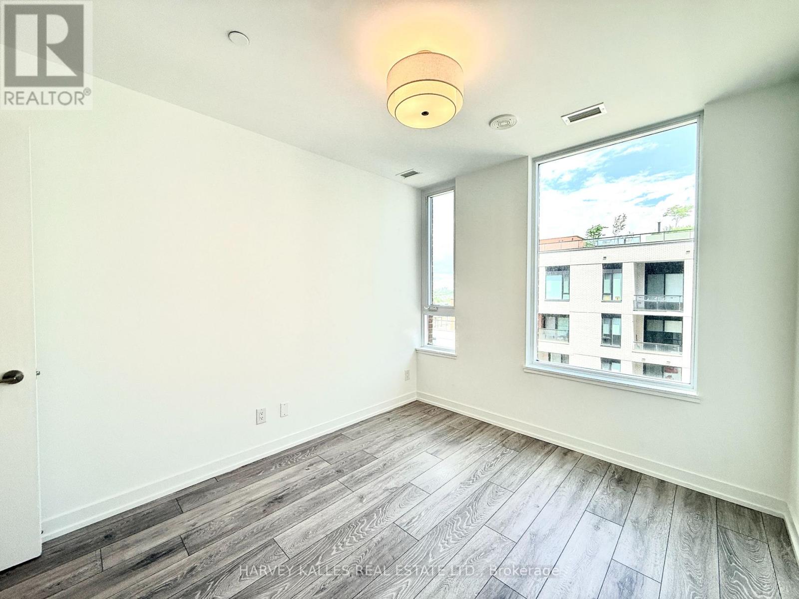 #635 3100 KEELE STREET - 16