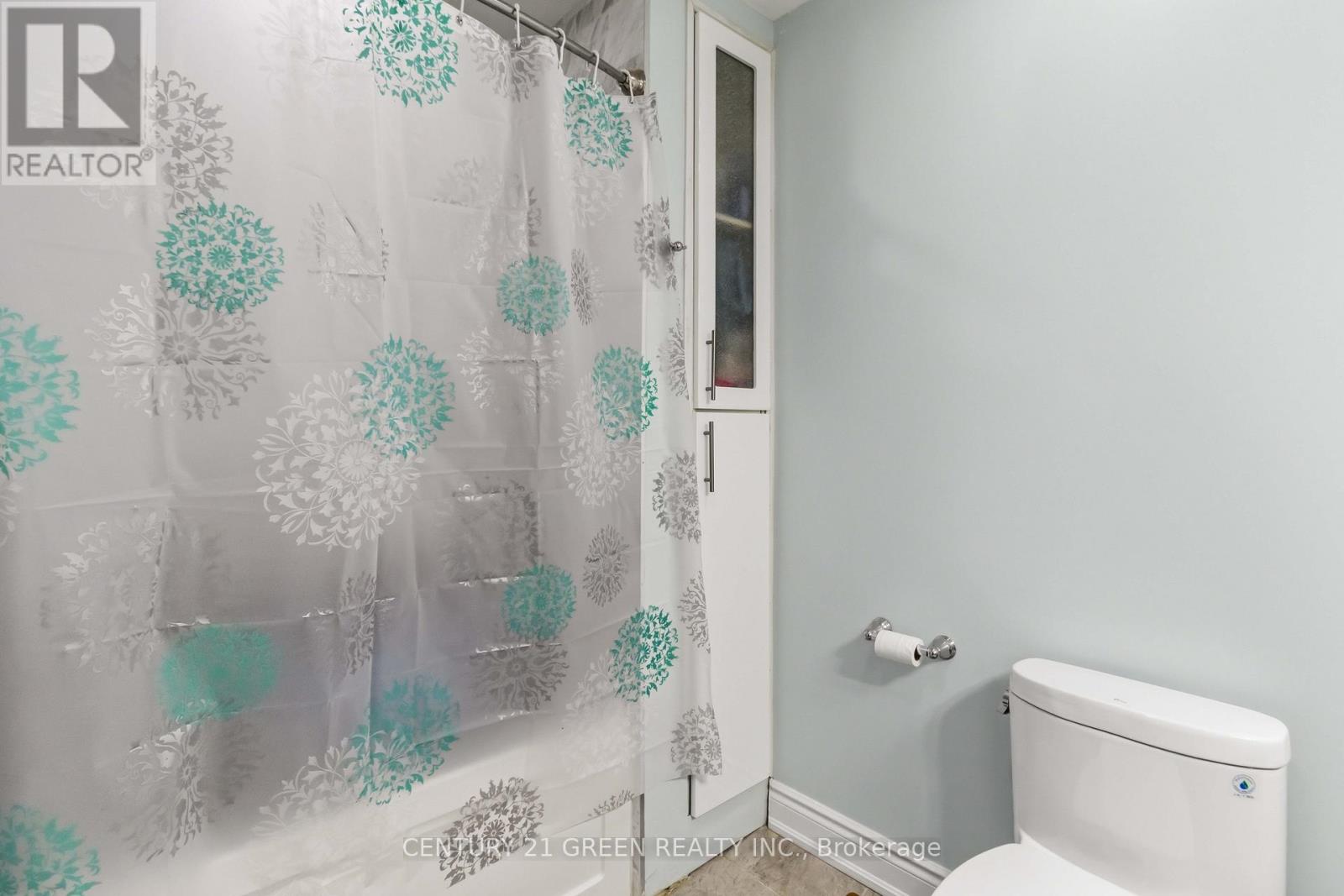 74 DAVENPORT CRESCENT - 28