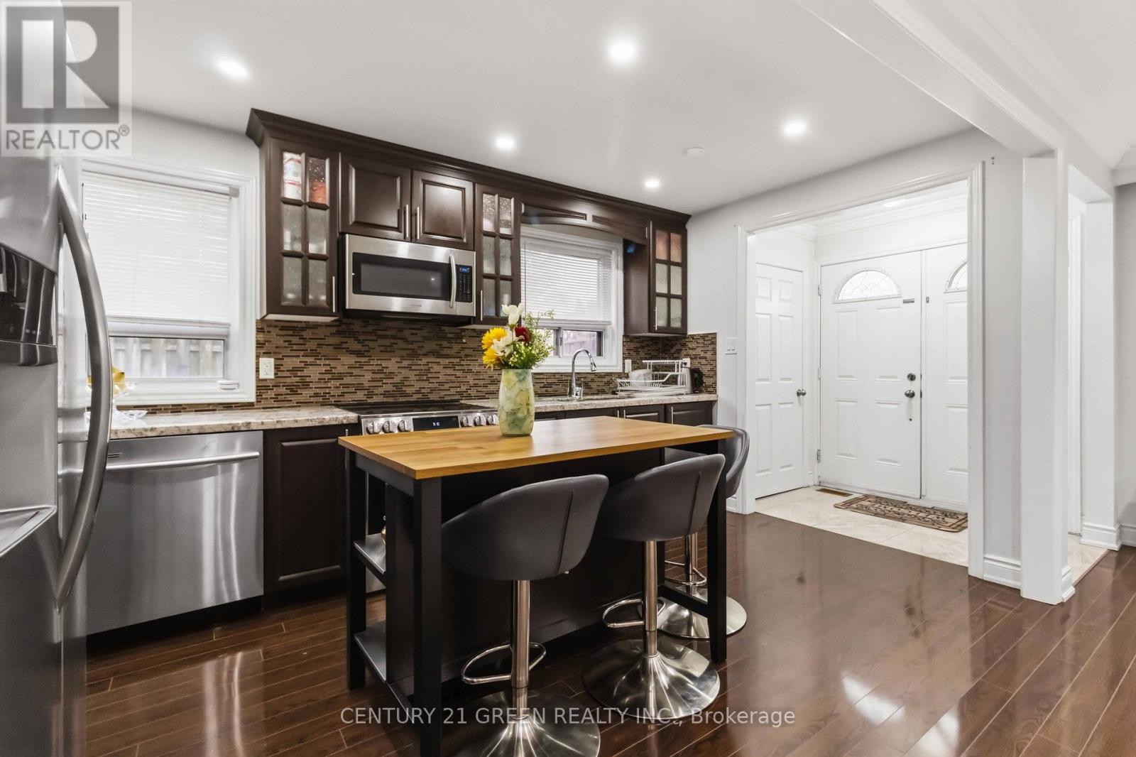 74 DAVENPORT CRESCENT - 19
