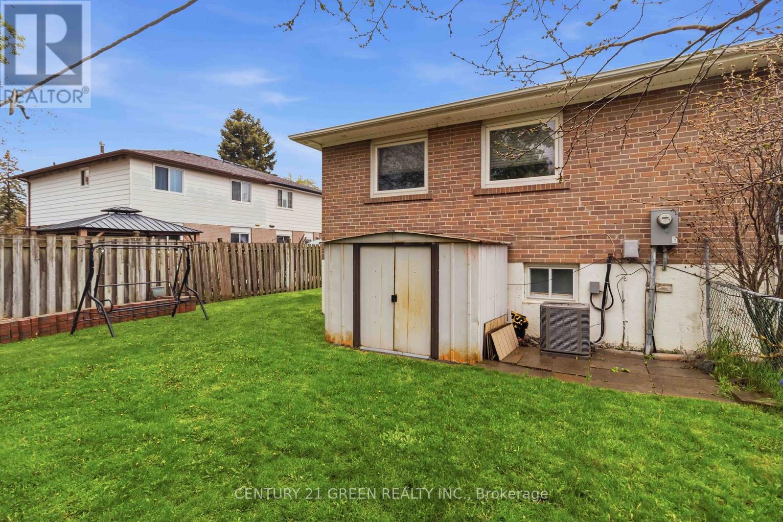 74 DAVENPORT CRESCENT - 33