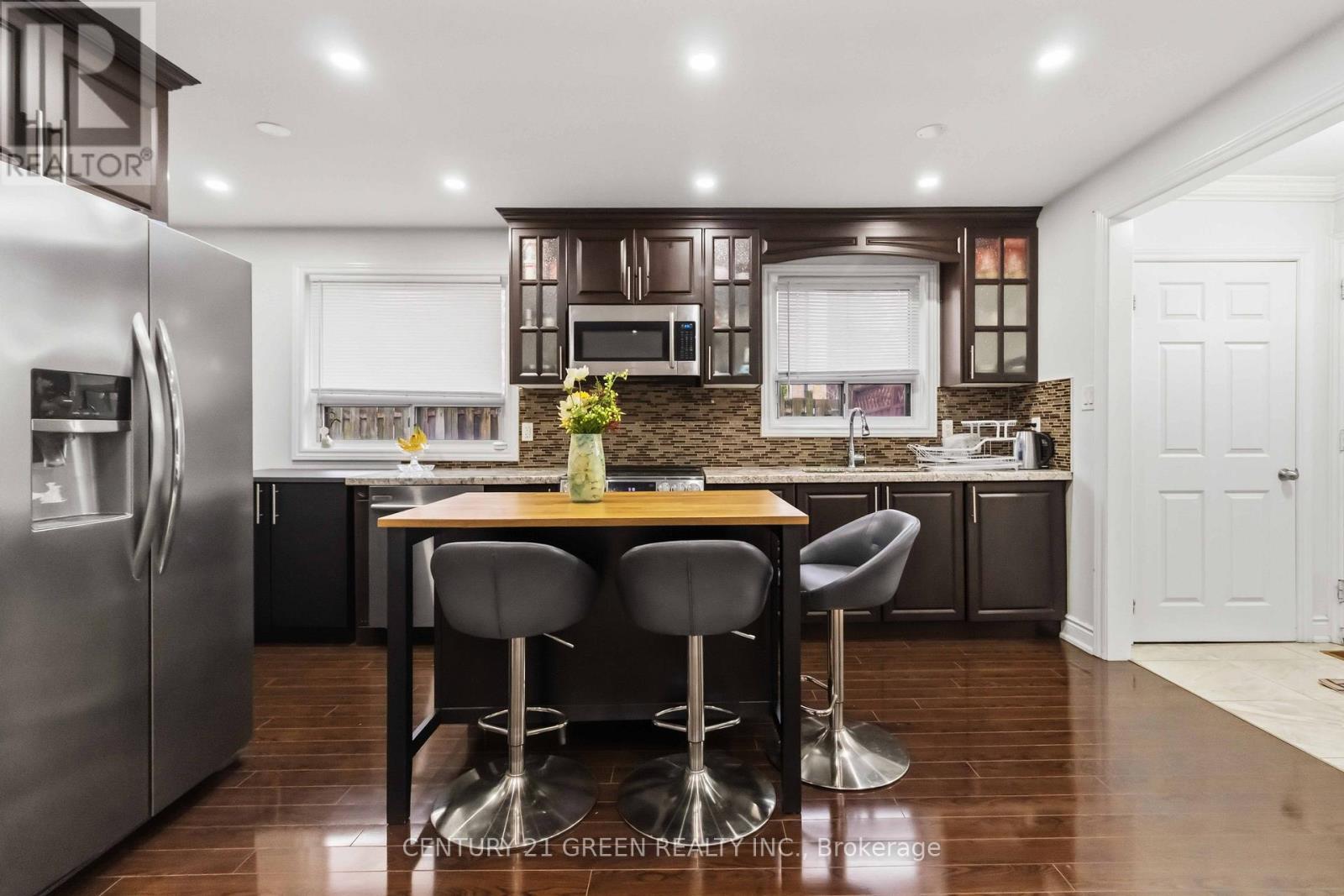 74 DAVENPORT CRESCENT - 18
