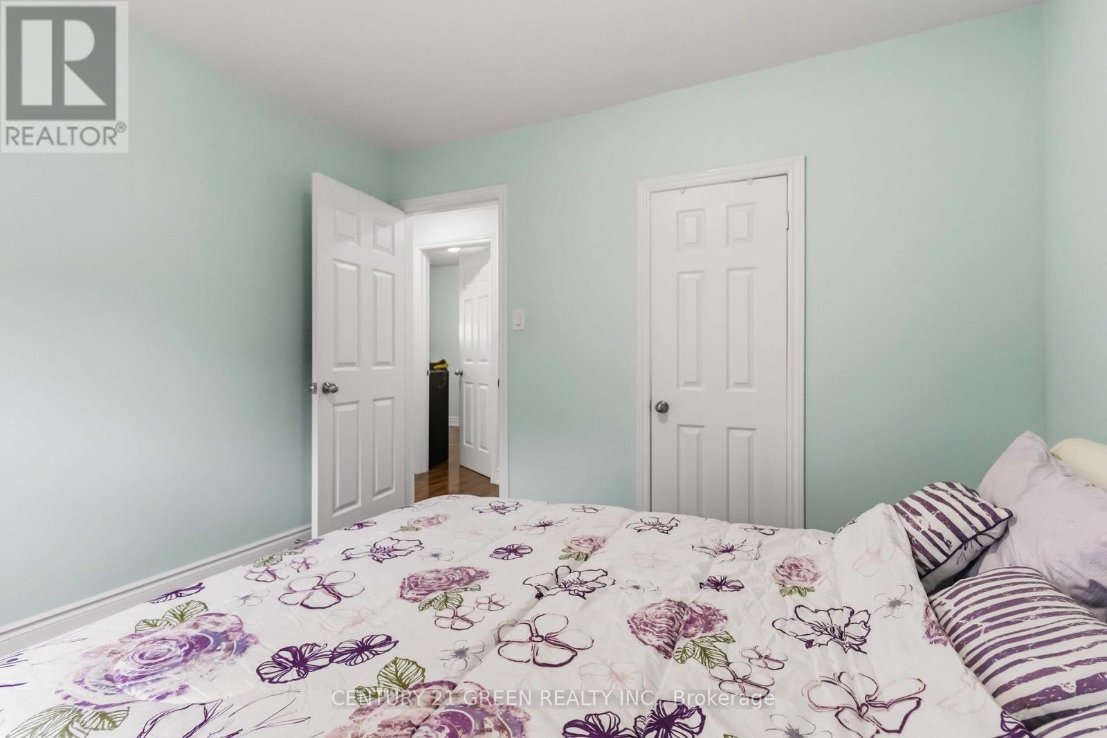 74 DAVENPORT CRESCENT - 25