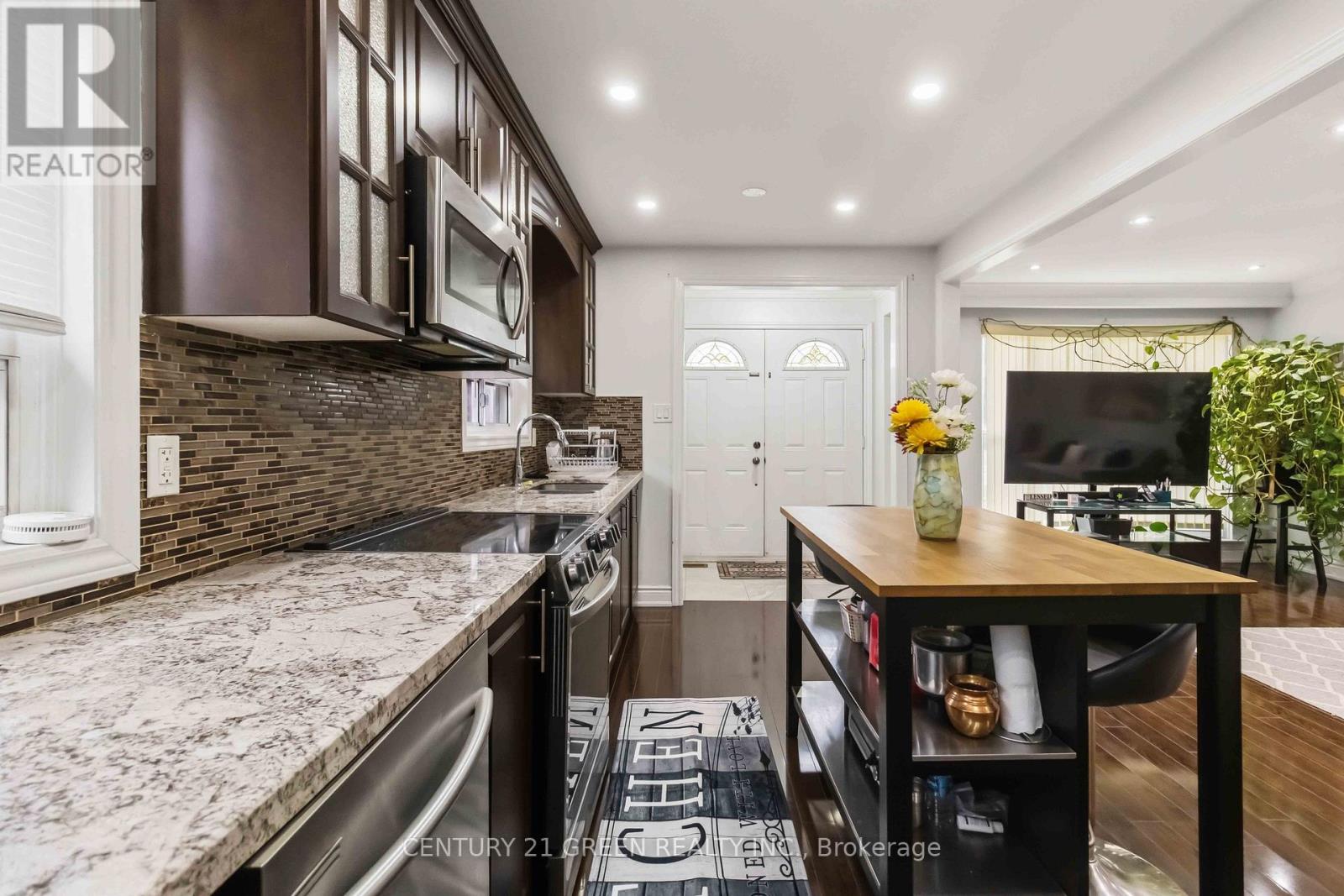 74 DAVENPORT CRESCENT - 16