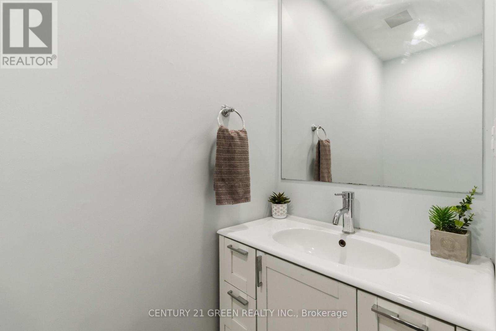 74 DAVENPORT CRESCENT - 36