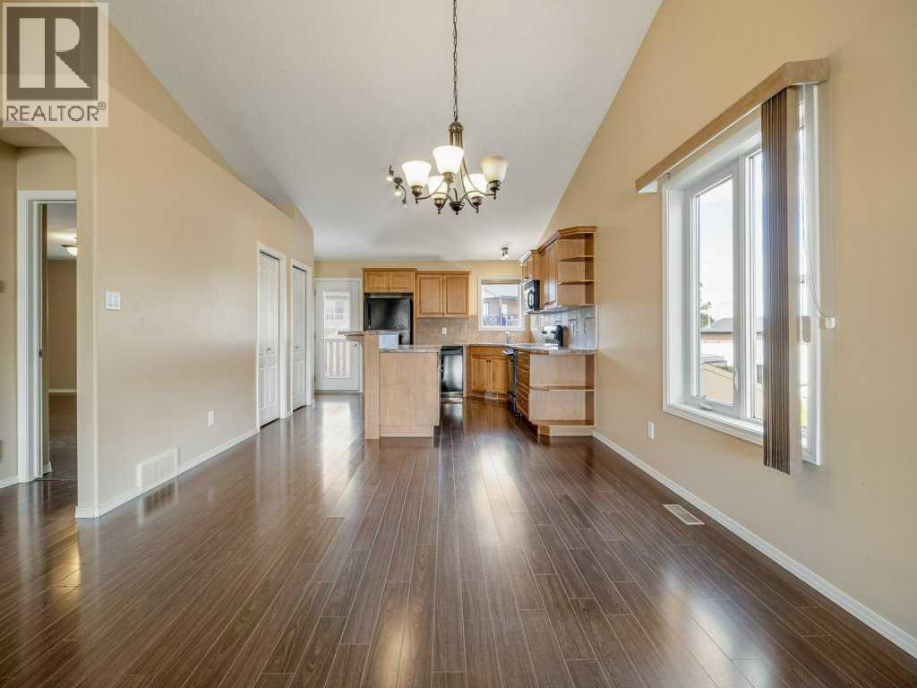 727 Aberdeen Crescent W — photo 13
