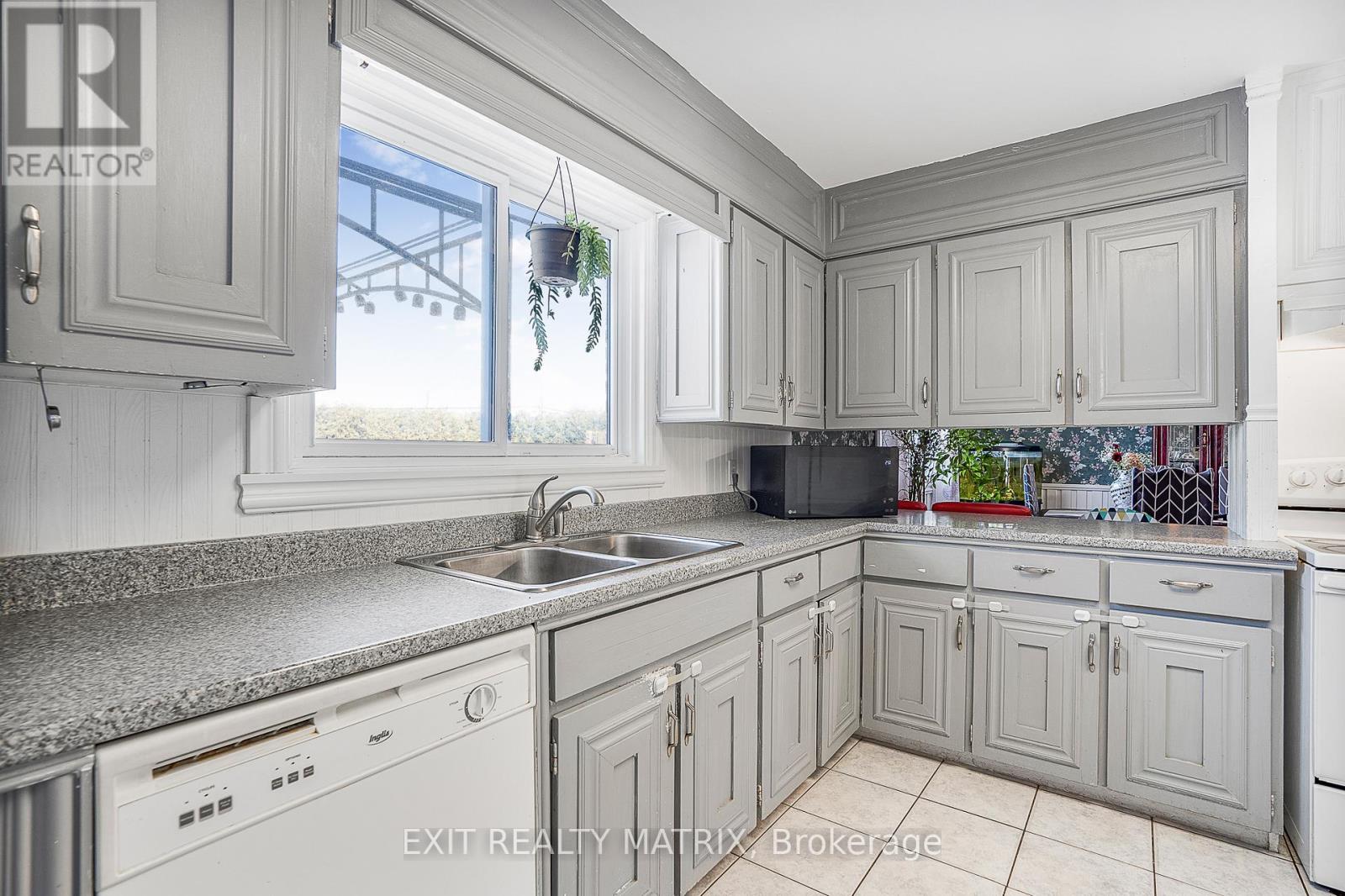 21 FROST AVENUE - 18