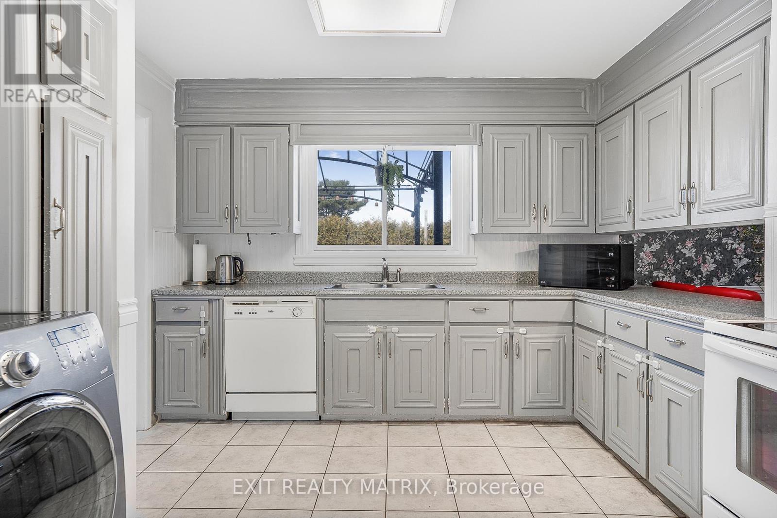 21 FROST AVENUE - 15