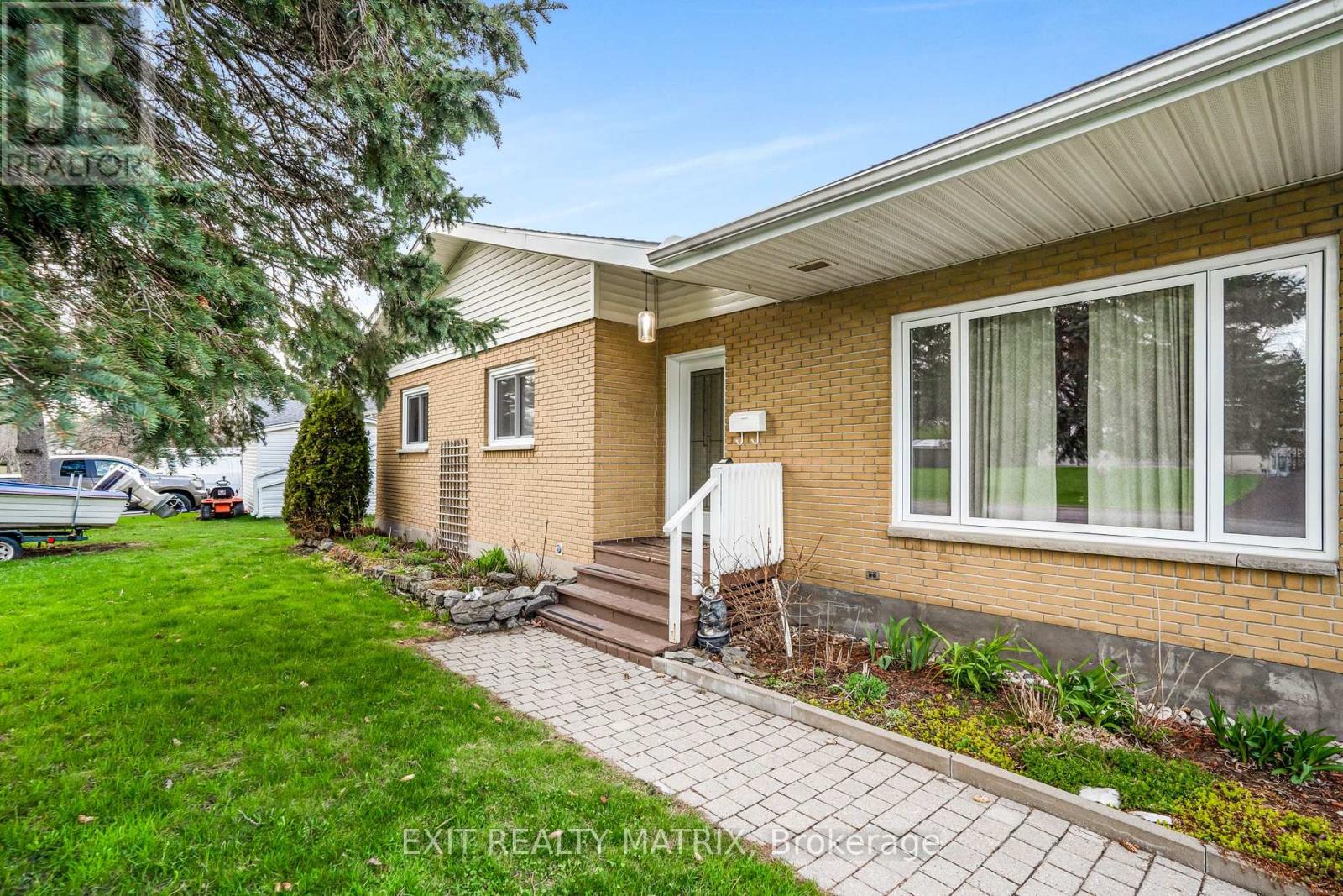21 FROST AVENUE - 3