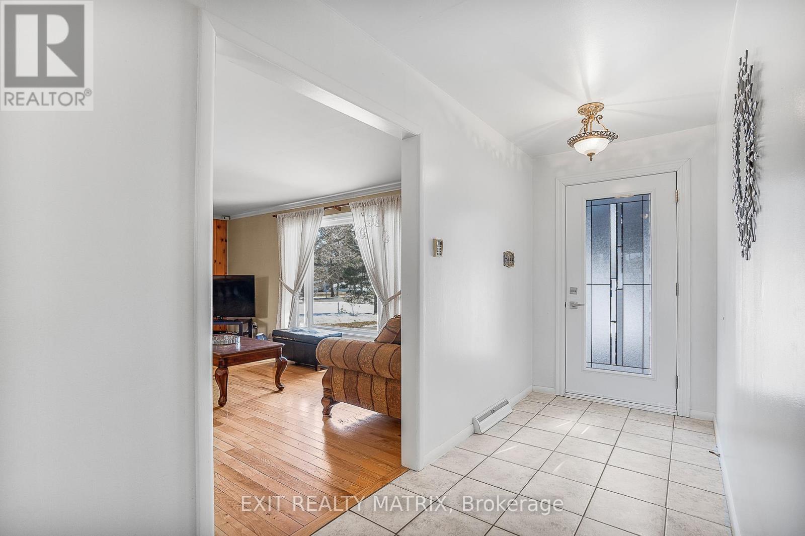 21 FROST AVENUE - 7