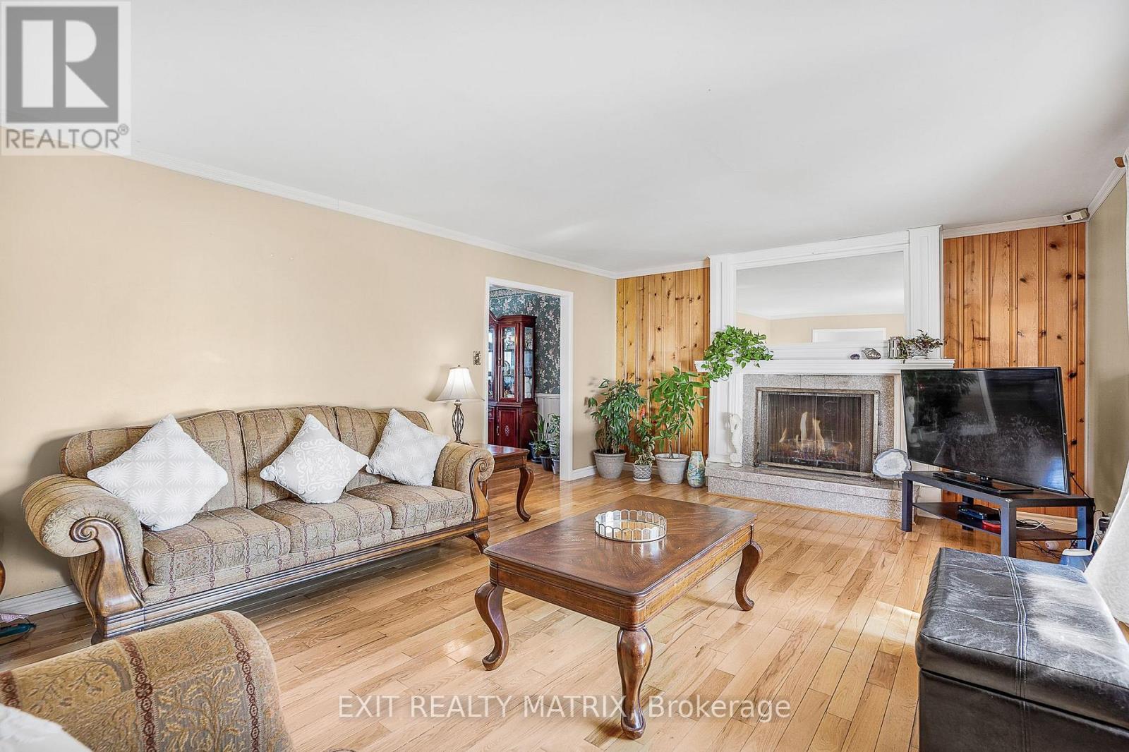 21 FROST AVENUE - 9