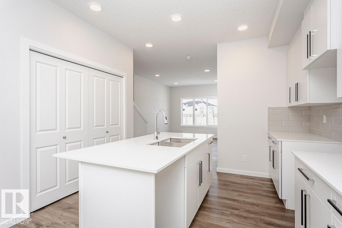 322 Hawthorn WY - photo 5