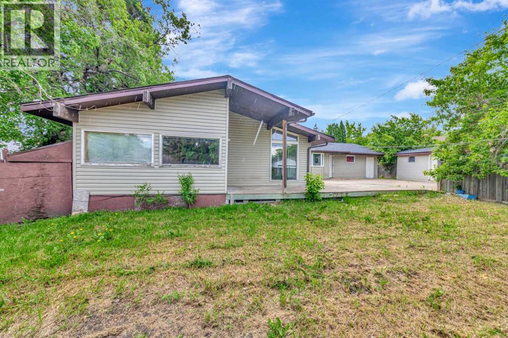 4616 45 Street — photo 37