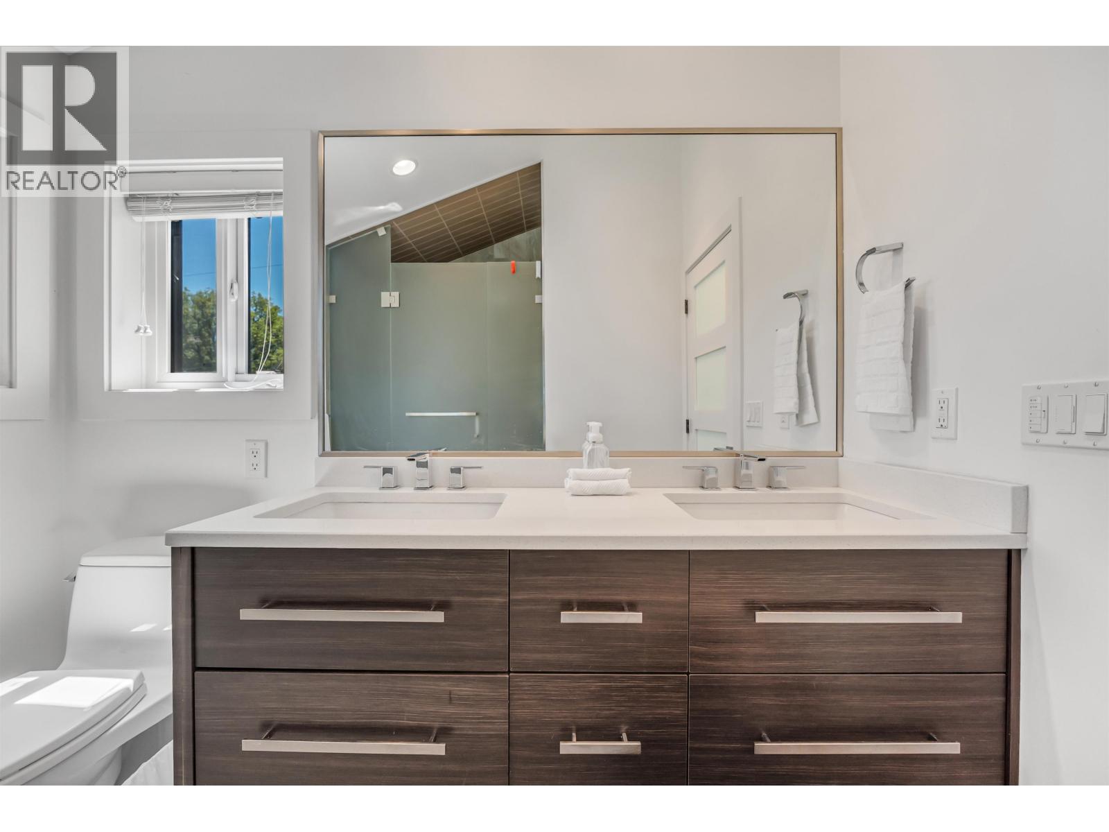 3 Bed, 4 Bath House for Sale in Vancouver – 730 E 11TH AVENUE, Vancouver – MLS# R3138543 - Image 19