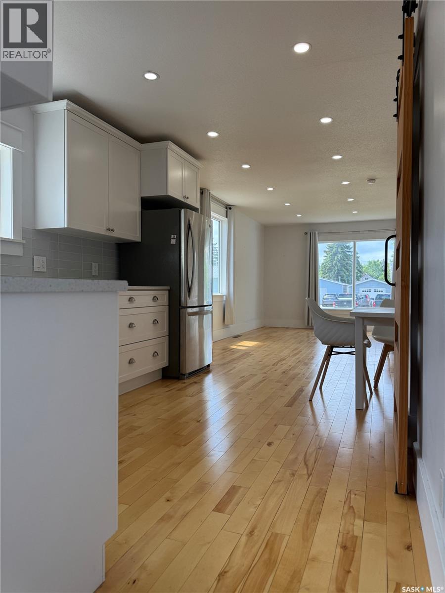 390 Alberta STREET - 3