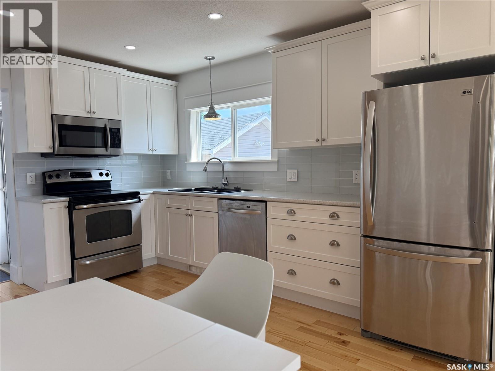 390 Alberta STREET - 4