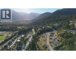 8218 Merlot Peak Drive, Pemberton, BC V0N2L3 Photo 6