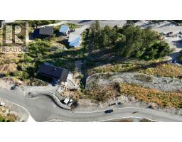 8218 Merlot Peak Drive, Pemberton, BC V0N2L3 Photo 13
